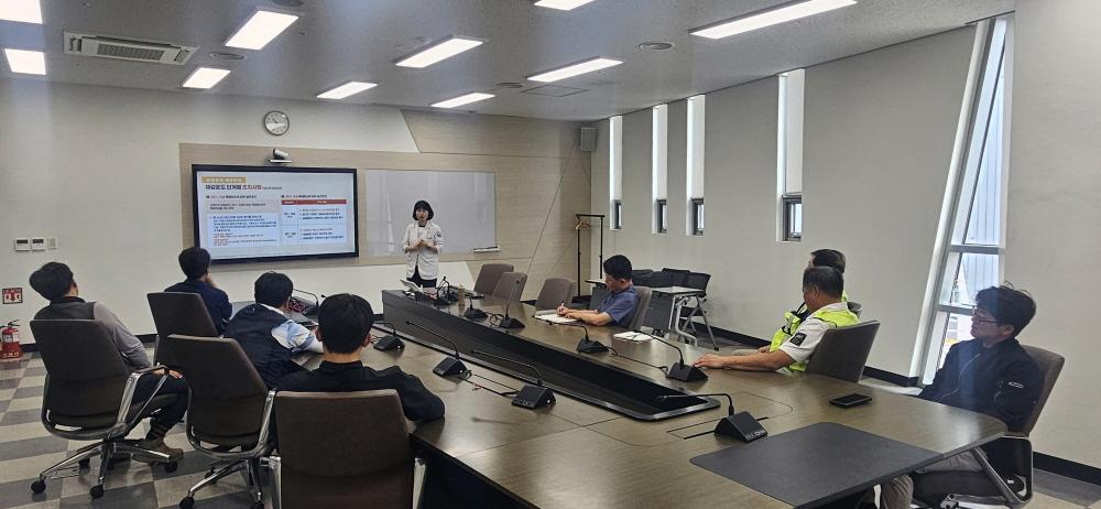 온열질환 대비 건설현장 근로자 보건교육 중
