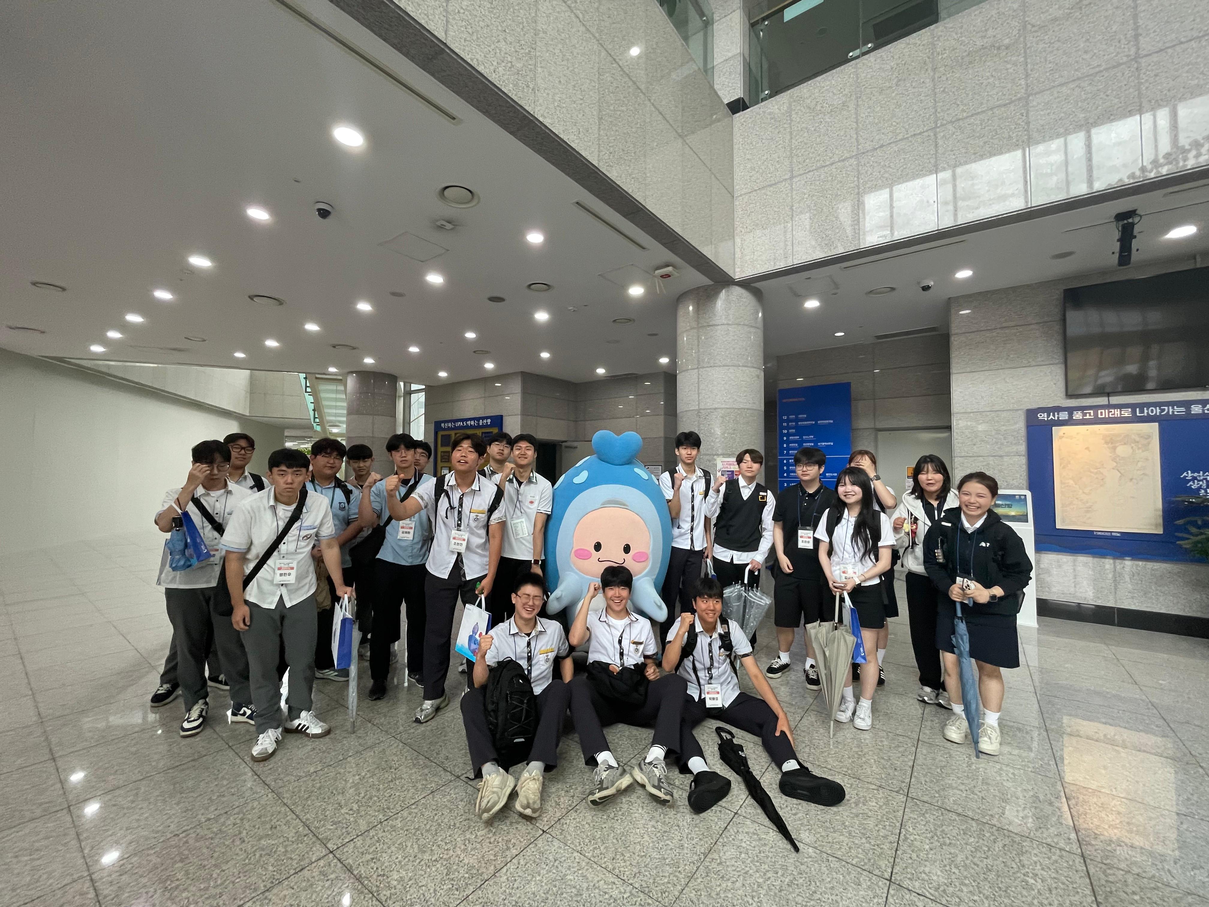 울산항만공사 고교 오픈스쿨 기념사진